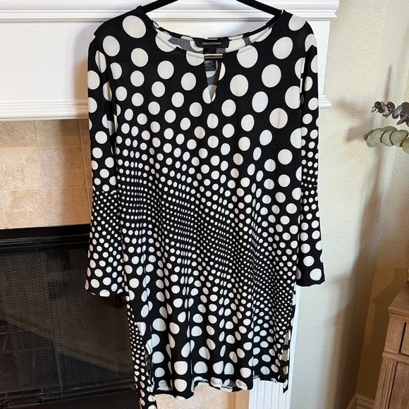 Ashley Stewart Black and White Polka Dot Blouse Bell Sleeve sz 18/20 - Picture 1 of 5